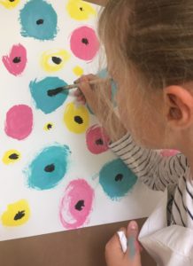 art-therapie-peinture-enfant-crééer-ses-couleurs